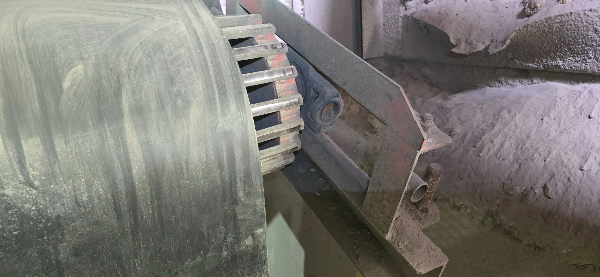 ベルトコンベア交換ベルト修理にお悩みの方はCuRa ENDLESS株式会社