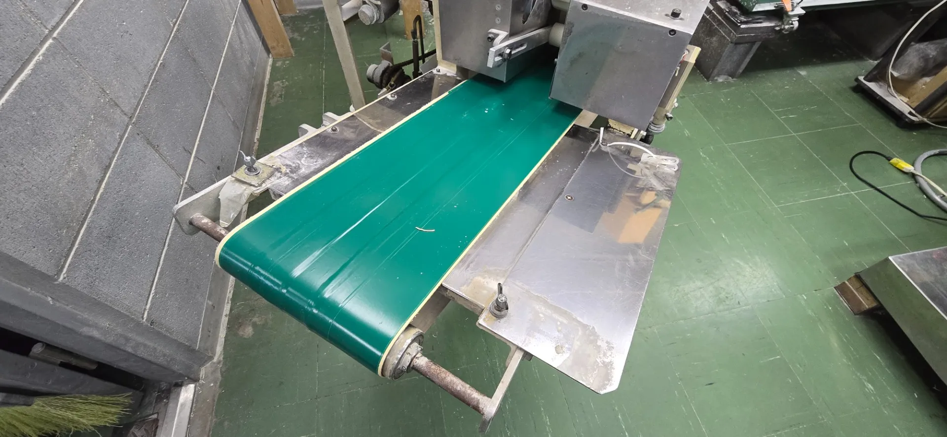 ベルトコンベア交換ベルト修理にお悩みの方はCuRa ENDLESS株式会社